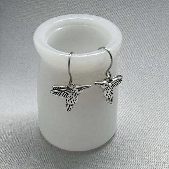 Hummingbird dangle earrings - Picture 2 of 2